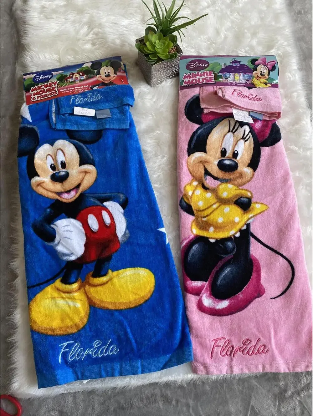 Disney Mickey Mouse and Minnie Mouse Beach Towels Set - Florida